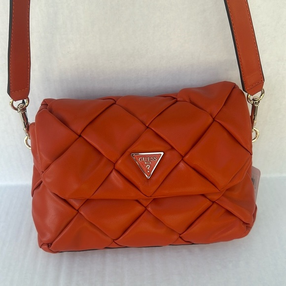 New GUESS Zaina woven shoulder bag - Picture 2 of 12